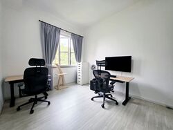 Landbay Condominium (D16), Condominium #601519601